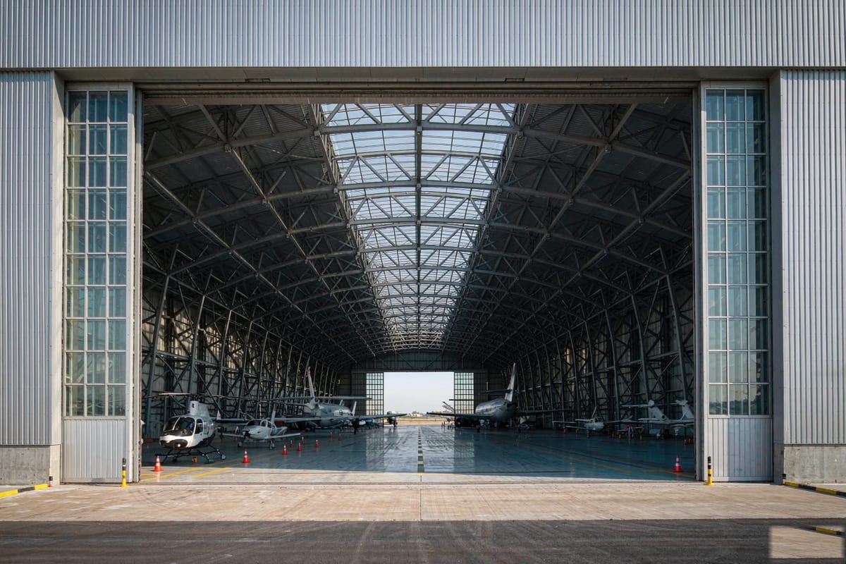 Aircraft hangar