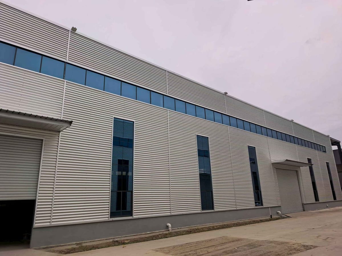 Actual project: workshop envelope and industrial roller doors