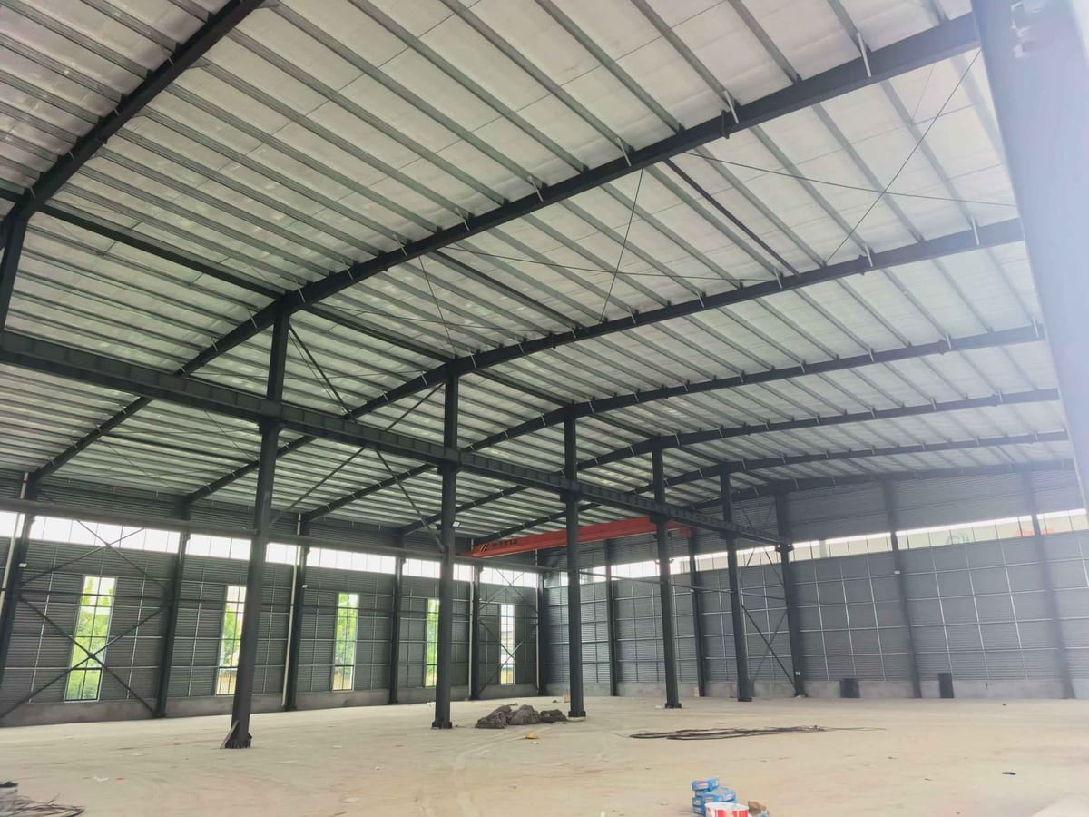 Actual project: portal frame interior with overhead crane
